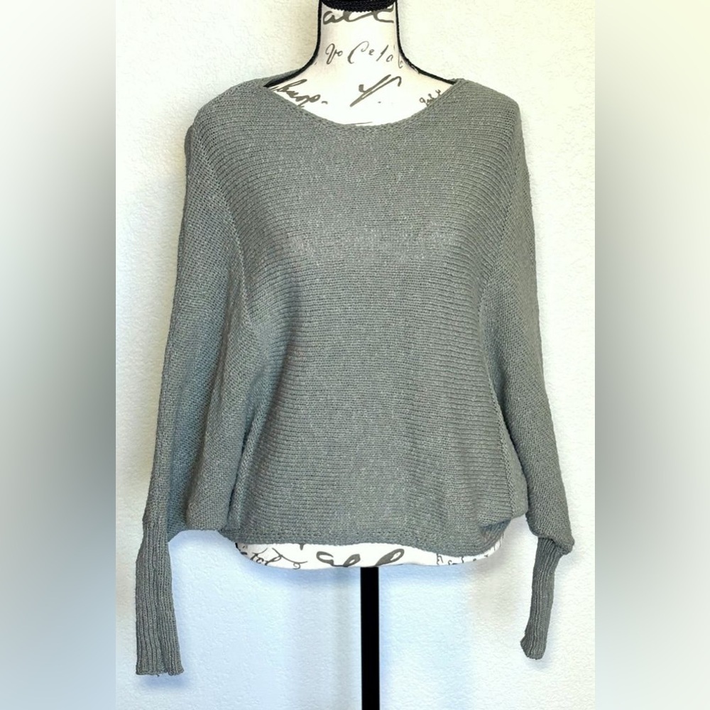DONATED— Junior's XS 100% Cotton Sage Green Batwing Scoop Neck